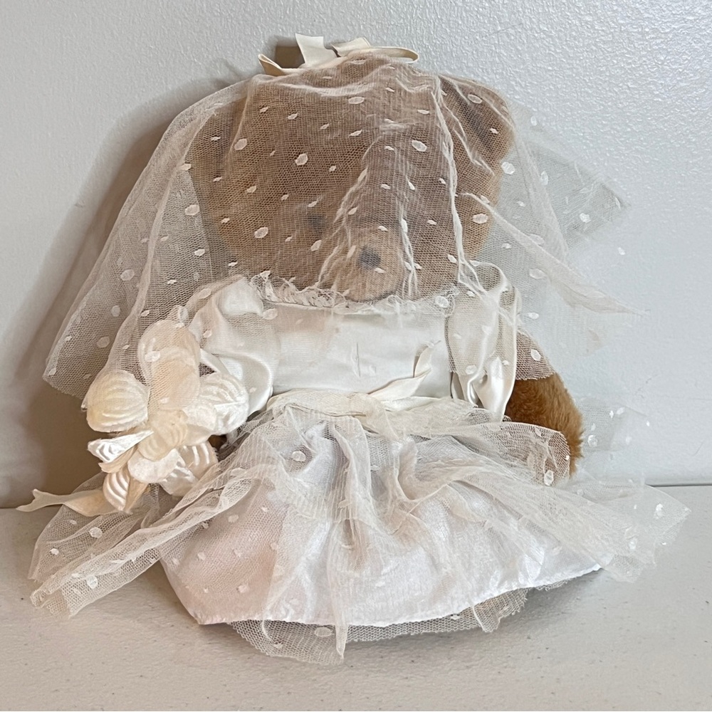 Vintage Amtra Feel the Love Musical Bride Plush Teddy Wedding Dress Lace Satin